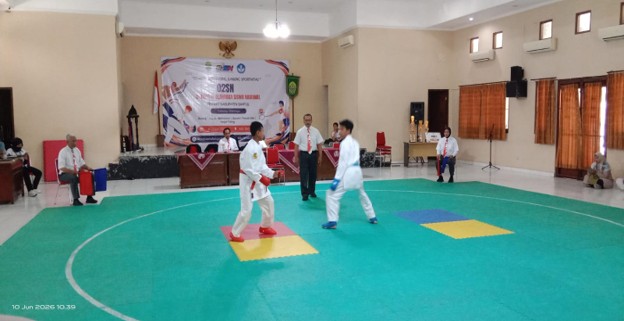 Semangat Juang Adrian! Siswa Kelas 7E MTsN 9 Bantul Tampil di O2SN Karate Tingkat Kabupaten Bantul